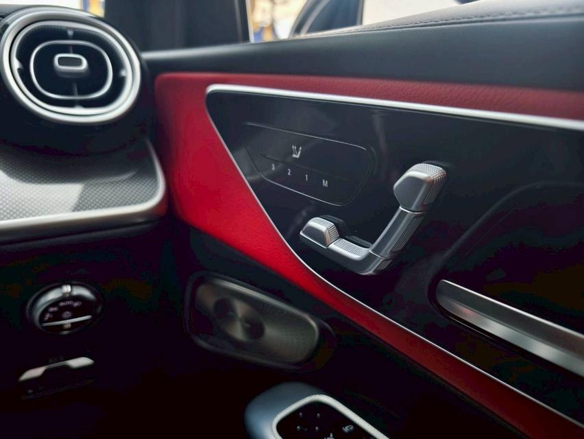 รหัสรถ KPV8232 2024 BENZ GLC 350e AMG DYNAMIC Facelift โฉมปัจจุบัน Top 8