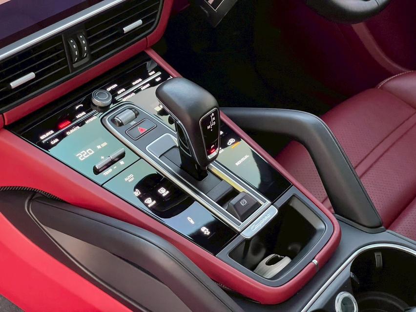 Porsche Cayenne Coupe E-Hybrid Sport Design 2021 สีขาว รถสวยมือเดียววิ่งน้อย ราคาพิเศษ รูปที่ 16