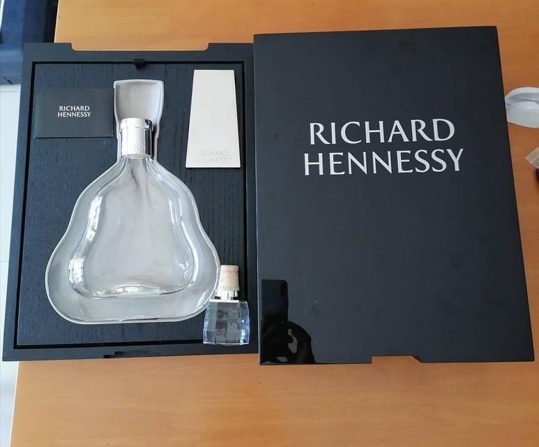รับซื้อชุดขวดเหล้านอก Hennessy Richard , Louis XIII ทุกยี่ห้อ ให้ราคาดี 1