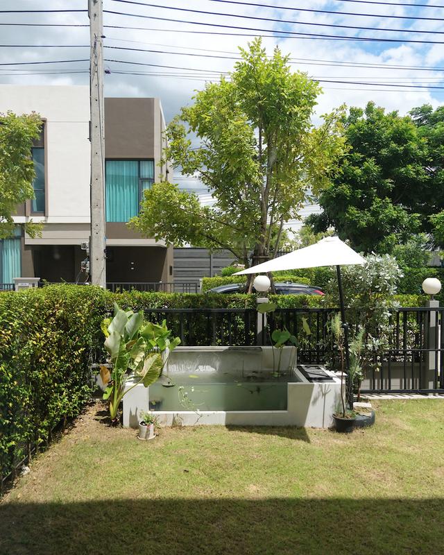 ขายด่วน บ้านกลางเมือง ดิ อิดิชั่น ปิ่นเกล้า-บรมฯ 2  บ้านแฝดหลังมุม วิวสวน พื้นที่กว้าง 19