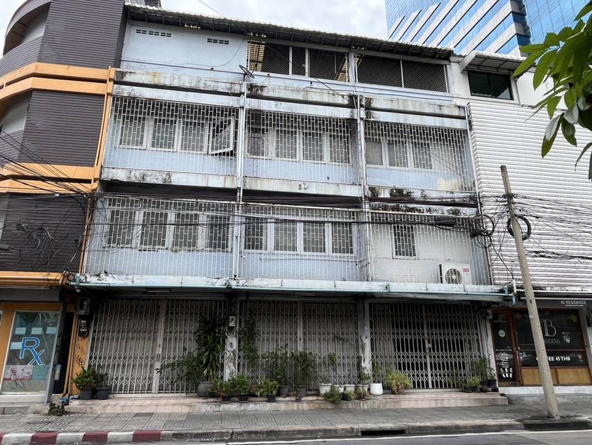 🏢 ให้เช่าตึกแถว ซอยสุขุมวิท 42 BTS เอกมัย 350 ม. - 3 คูหา 4 ชั้น 792 ตรม. 2