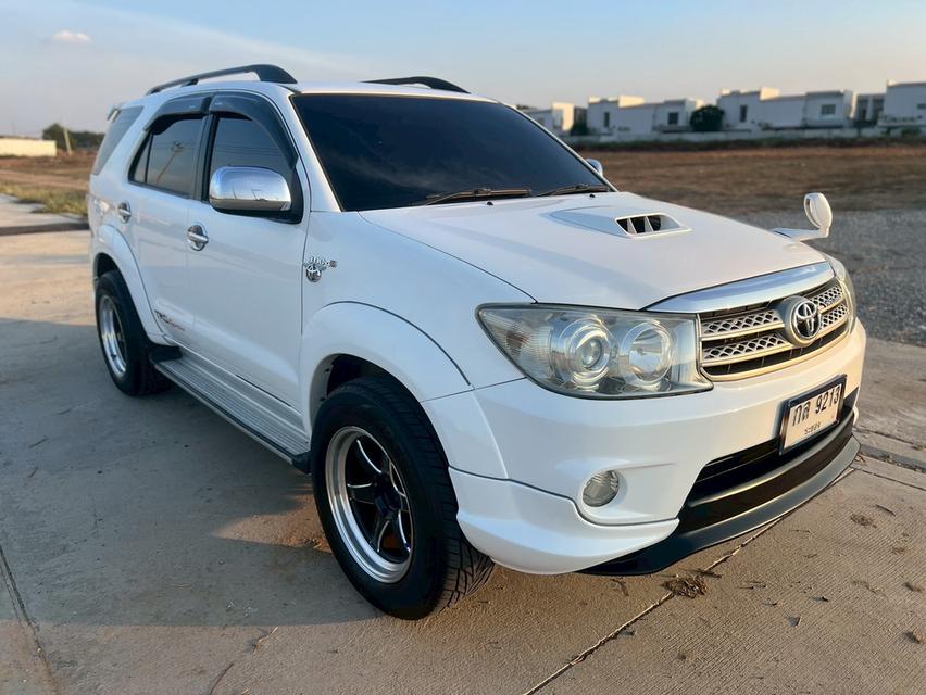 Toyota Fortuner 3.0 4WD TRD Sportivo ปี 2009 สีขาว เกียร์ออโต้ รูปที่ 3
