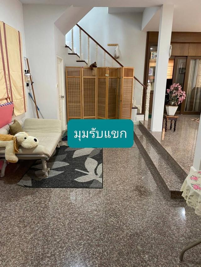 ขายบ้านเดี่ยว 2 ชั้น 3 ห้องนอน 3 ห้องน้ำอยู่ใจกลางหาดใหญ่ขายถูกมากจากเดิมขายอยู่ 6 ล้าน 5 แสนบาทลดเหลือ 5 ล้าน 6 แสนบาทติดต่อ 086-962-9981 5