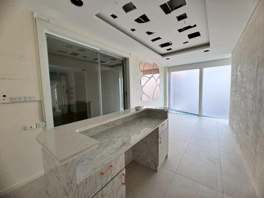 ให้เช่าพื้นที่สำนักงาน ซอยสุขุมวิท 55 (ทองหล่อ 13) ทำเลดีใกล้แหล่งธุรกิจ (N.1974) 3