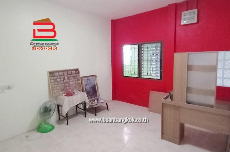 บ้านเดี่ยว หลังมุม การเคหะมีนบุรี (คลองเก้า) เนื้อที่ 38 ตรว. ถนนไมตรีจิต-คลองเก้า เขตคลองสามวา