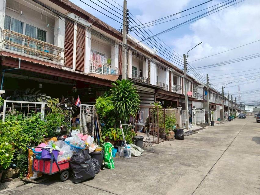 ขายถูกมาก!! ทาวน์เฮาส์ 2 ชั้น หมู่บ้านภูมิชนก เพชรเกษม 67 ใกล้เดอะมอลล์บางแค 1