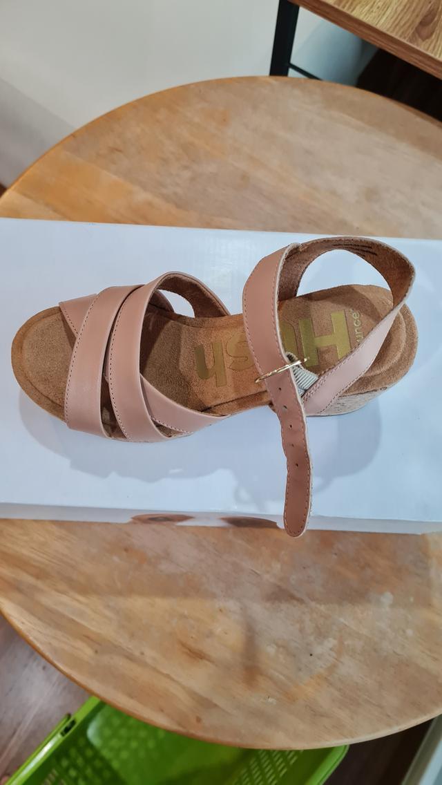 รองเท้า Hush Puppies รูปที่ 2
