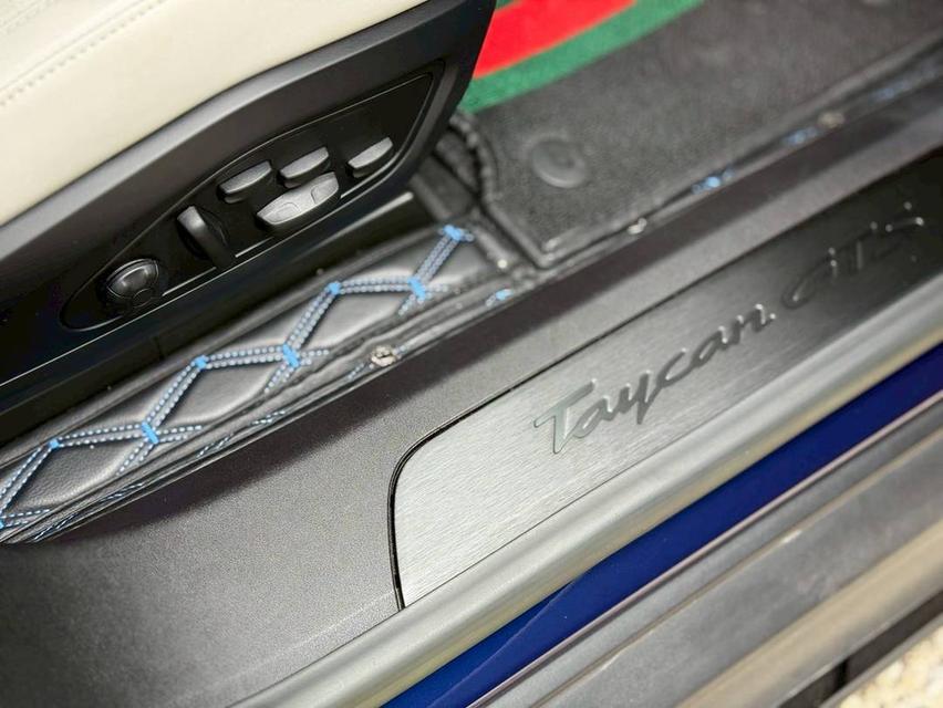 Taycan GTS 5