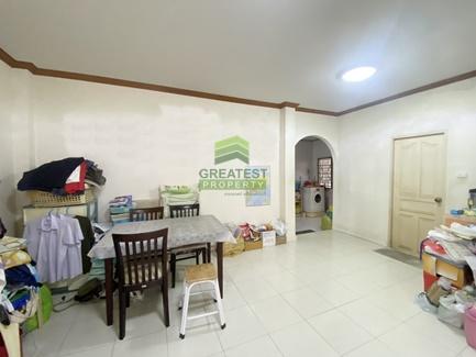 บ้านแฝด หมู่บ้าน บุรีรมย์ เทพารักษ์ วงแหวน เนื้อที่ 37.50 ตารางวา บ้านอบอุ่น เดินทางสะดวก ใกล้ทางด่วน 3