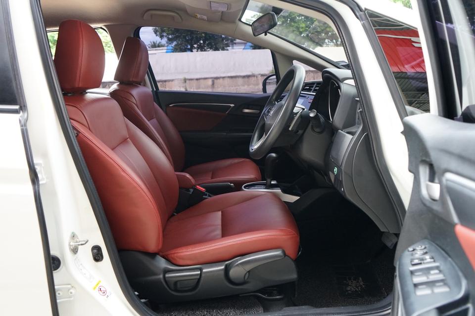 2014 HONDA JAZZ 1.5SV+ 9