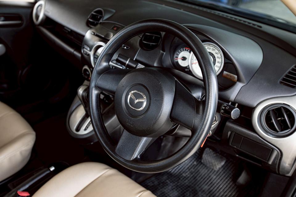 Mazda2 1.5 Groove Sedan ปี 2010 สีเทา เกียร์ออโต้ 17
