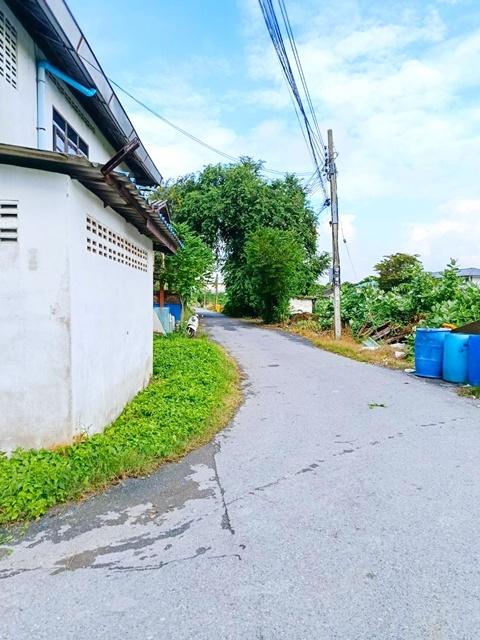 ตลาดบางบอน5 1.0 กม.ซีเจ มอร์ บางบอน5 800 ม.ให้เช่าโกดัง พร้อมบ้านอยู่อาศัย 2 นอน 2 น้ำ 60 ตร.วา. 240 ตร.ม. 5