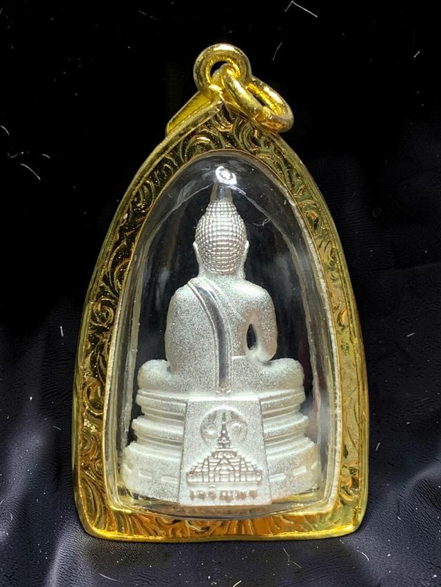 กริ่งลอยองค์ พิมพ์ใหญ่ รุ่น เจริญพร 2569 หลวงพ่อโสธร วัดโสธรวราราม วรวิหาร แปดริ้วเนื้อชุบเงิน แจกในพิธี เข้ากรอบทองไมครอนขึ้นคอพร้อมบูชาได้เลยค่ะ รูปที่ 3