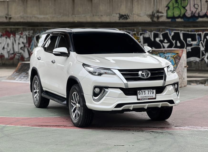 Toyota Fortuner 2.4 V 2wd ปี 2017