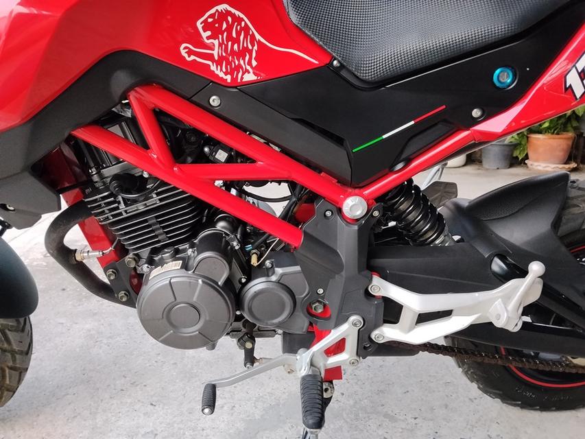 ใช้เพียง 1พันกว่าkm. Benelli TNT 135 ครับ รูปที่ 14