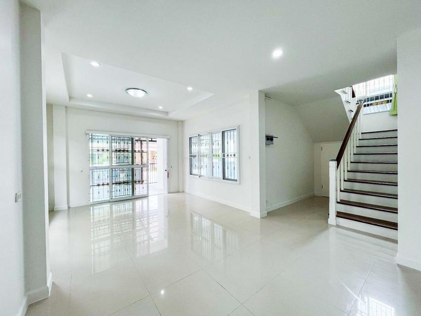 ให้เช่า บ้านเดี่ยว 2 ชั้น เพิ่งรีโนเวทใหม่ทั้งหลัง หมู่บ้านราชพฤกษ์ หทัยราษฎร์ 6