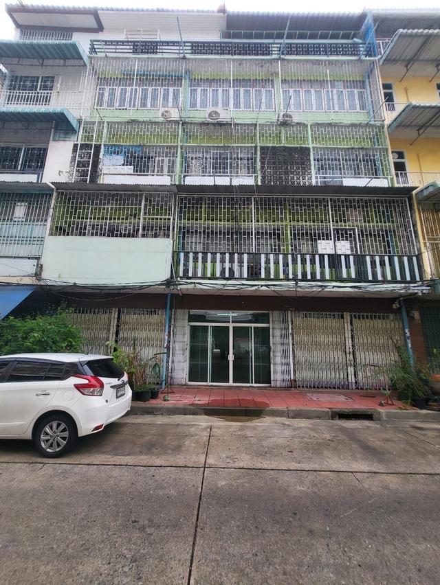 ให้เช่าพื้นที่ 2-3 คูหา ชั้น 1 ใกล้เยาวราช ถนนยุคล 1 ( สวนมะลิ ) มีที่จอดรถหน้าตึก 2-3คัน สัญญา 3 ปี ใกล้MRT วัดมังกร เจ้าของปล่อยเอง 4