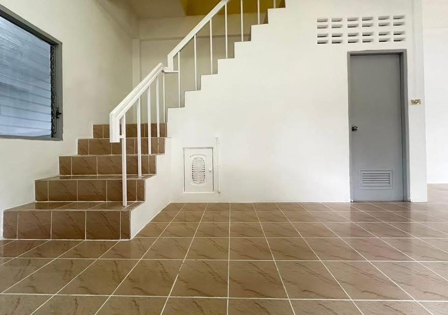 รับนายหน้า สัญญาเปิด บ้าน Townhouse Style บ้านเดี่ยว ราคาถูกสุด ร่มเกล้า ซอย 6 แปลงหัวมุม 34 ตรว 2 ห้องนอน 2 ห้องน้ำ 2 ที่จอดรถ 17