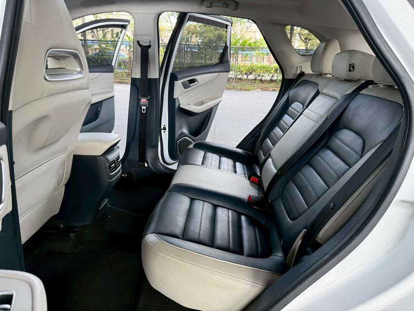 ขายรถ MG HS 1.5X Sunroof ปี 2022 สีขาว เกียร์ออโต้ รูปที่ 11