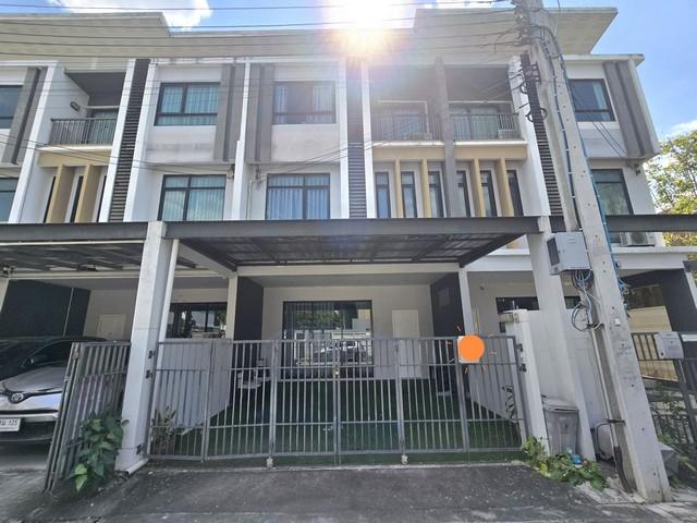 ให้เช่า ทาวน์โฮม3ชั้น วิวสระว่ายน้ำ 25ตรว.อยู่ถนน รามอินทรา65 ใกล้แฟชั่นไอส์แลนด์ 1