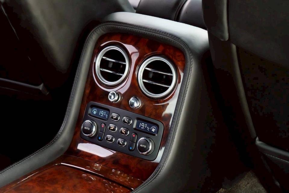 Bentley  Flying Spur 6.0L W12 ปี 2013 รถหรูสมรรถนะเยี่ยม รถสวยใช้น้อย คุ้มๆ 11