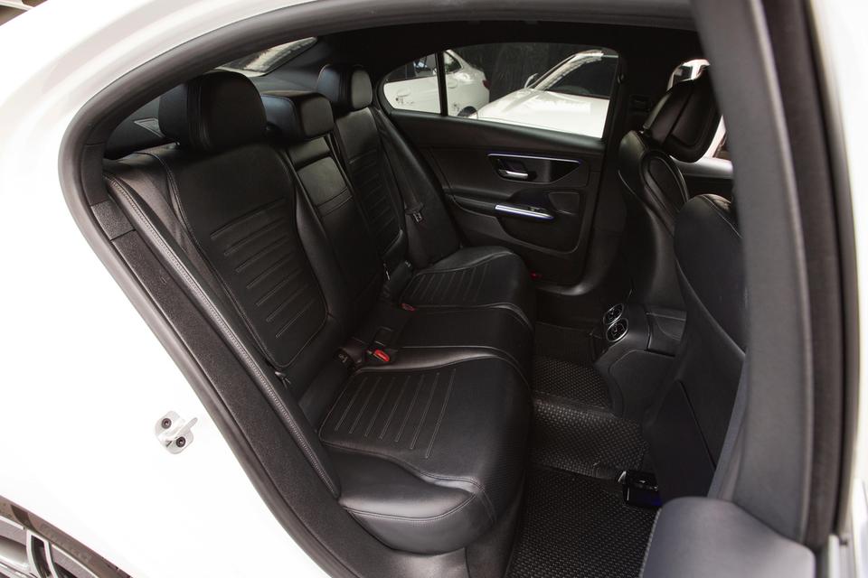“Mercedes-Benz C220d AMG Line” ปี 2024 W206 รูปที่ 6