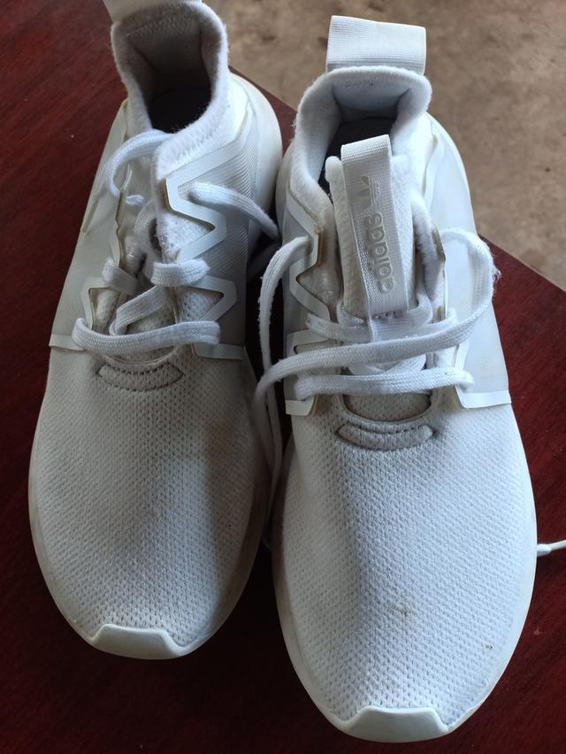 รองเท้า adidas  2