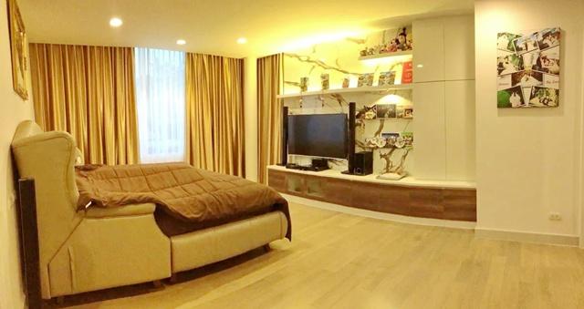 ซ.อินทามระ 5-15 BTS สะพานควาย 600ม. บ้านเดี่ยว 3 ชั้นใจกลางเมือง 75 ตร.วา. 300 ตร.ม. ม.หอการค้า 1.5 กม. ตกแต่งครบพร้อมเฟ 3