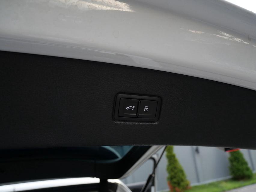 Audi Q7 45TDi Q-S Line 2019 สีขาว รูปที่ 12
