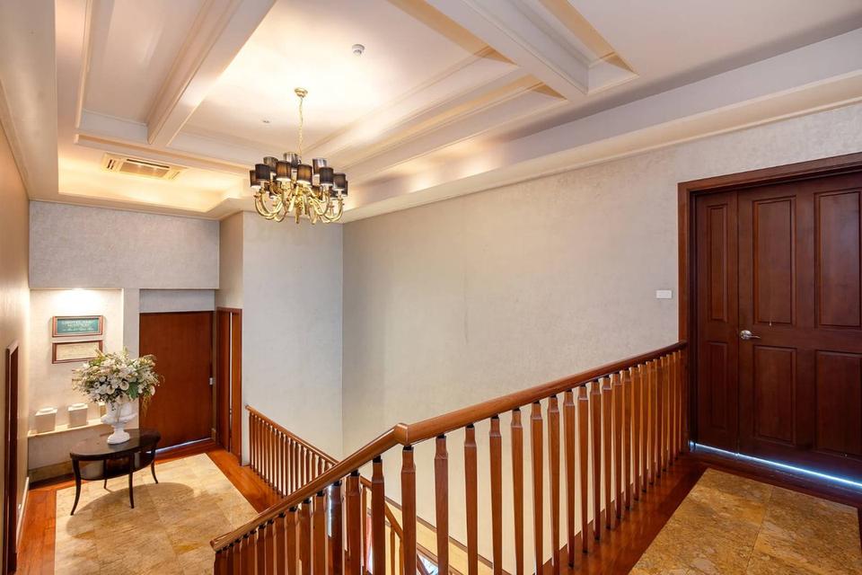 ขายบ้านสวยใจกลางกรุง บ้านแสนสิริ สุขุมวิท67 Luxury Sukhumvit 67 Private pool ที่ดิน 158 ตร.ว 5ห้องนอน 6ห้องน้ำ 6ที่จอดรถ New renovate ใกล้ BTSเอกมัย 19