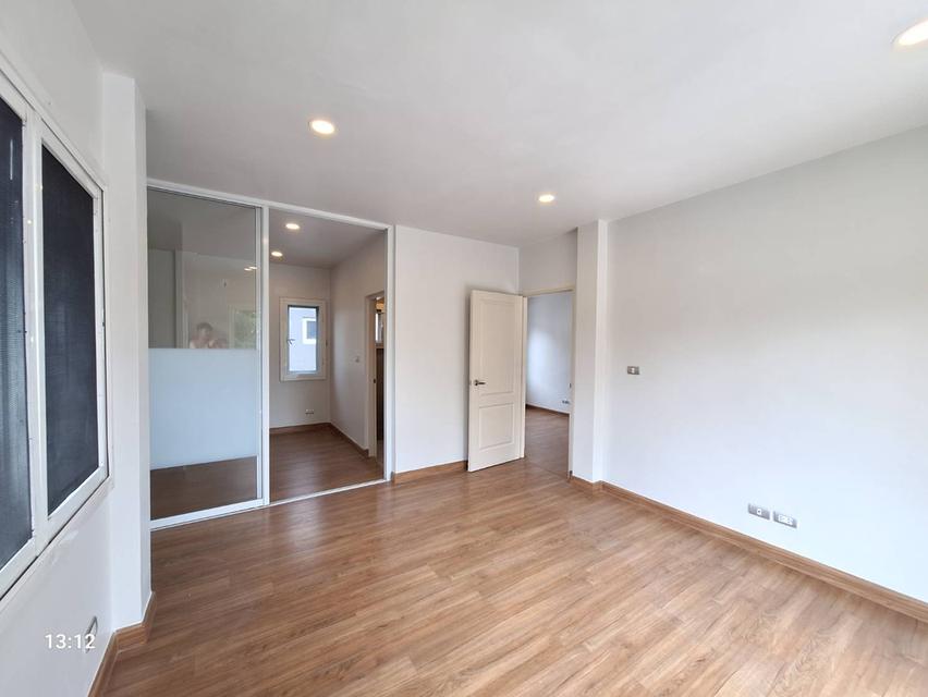 บ้านเดี่ยว เซนโทร วัชรพล ติดถนนสุขาภิบาล 5 หลังมุม ราคาเพียง 7.29 ลบ. 17