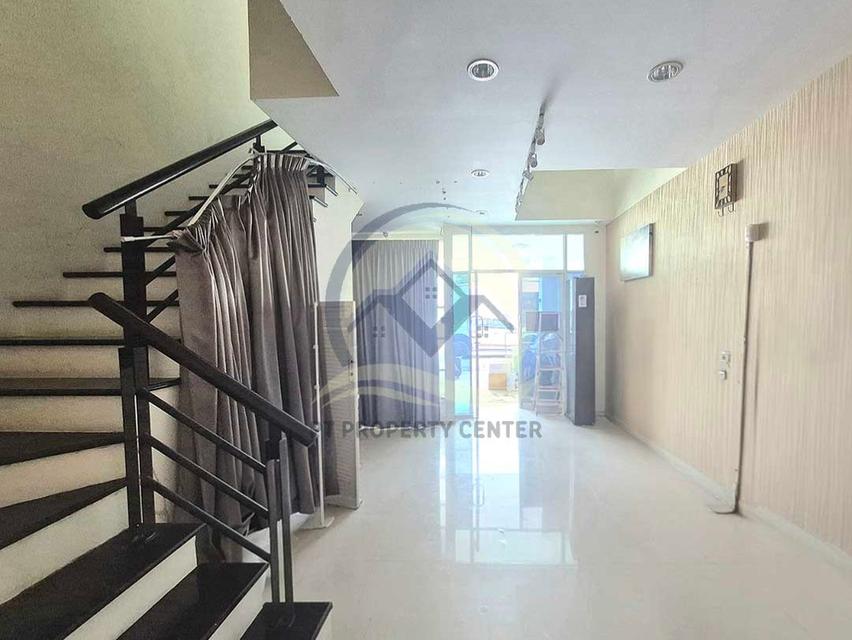 ขาย+ให้เช่า หมู่บ้านพรีเมี่ยมเพลส 1 เอกมัย-รามอินทรา ถนนสุคนธสวัสดิ์ 3