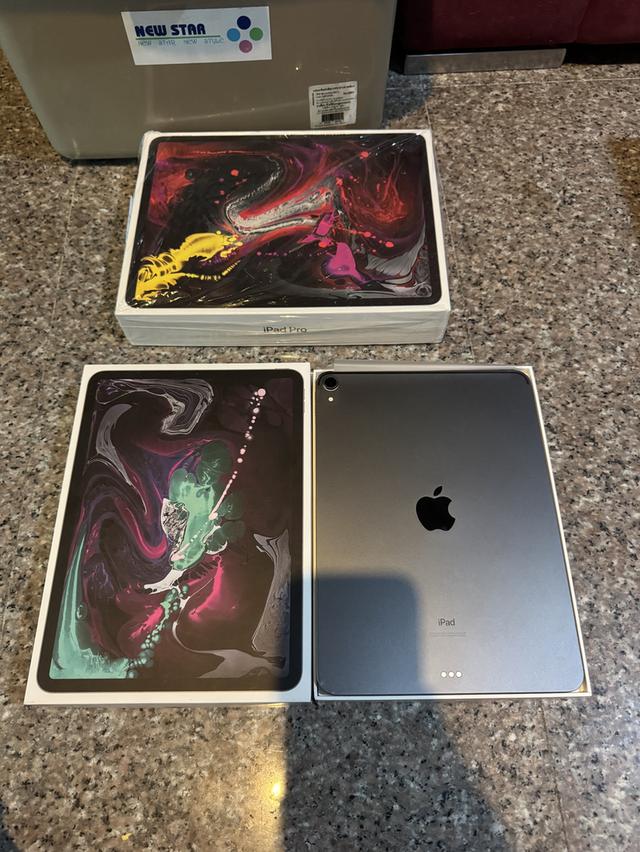 ขายiPadPro11นิ้วสีดำ256กิ๊กสูนTrueมีกล่องใช้งานดีทุกๆๆฟังชั่นถูกมากกกก