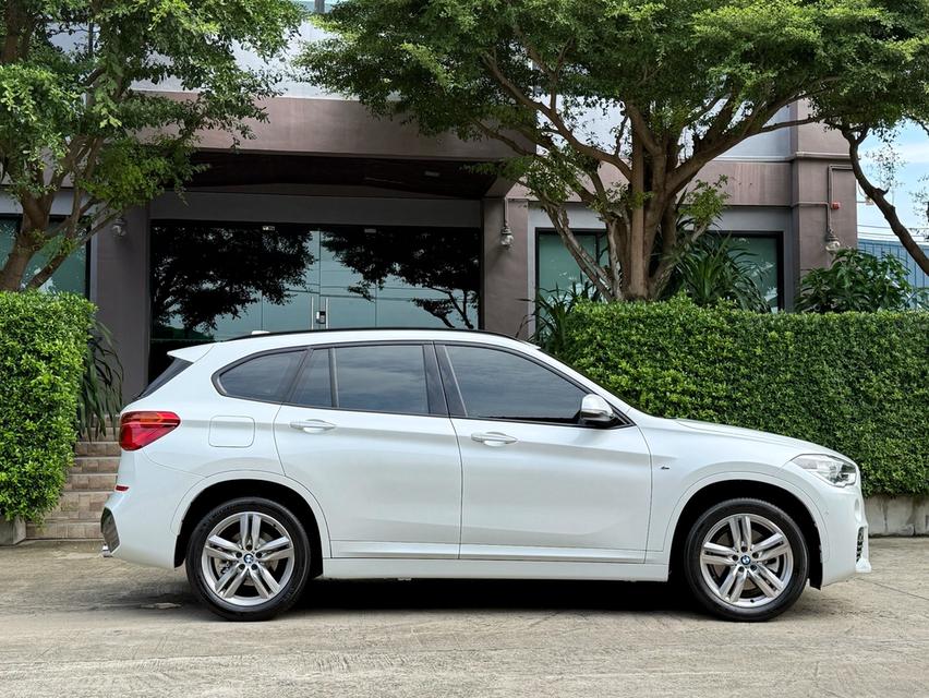 2019 BMW X1 20D MSPORT  รถมือเดียวออกป้ายแดง รถวิ่งน้อย เข้าศูนย์ตามระยะ รถไม่เคยมีอุบัติเหตุครับ รูปที่ 2