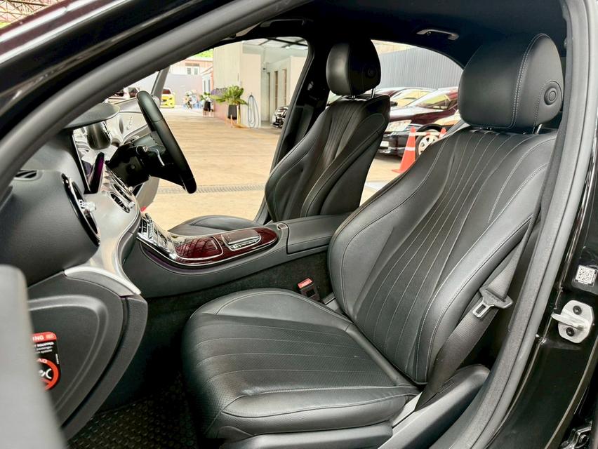 Mercedes-benz E220D w213 2.0 AMG Sport ปี 2022 15