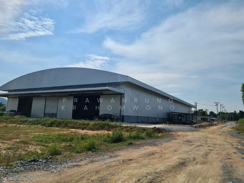 🏭 ให้เช่าโรงงานพร้อมโกดังขนาดใหญ่ | พื้นที่สีม่วง มีใบอนุญาต รง.4 พร้อมดำเนินกิจการ 📍 ตำบลหนองชุมพล อำเภอเขาย้อย จังหวัดเพชรบุรี . โรงงานทำเลดี ติดถ 1