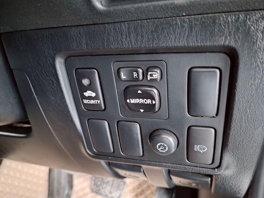 รถยนต์มือสองสภาพพร้อมใช้งาน 13