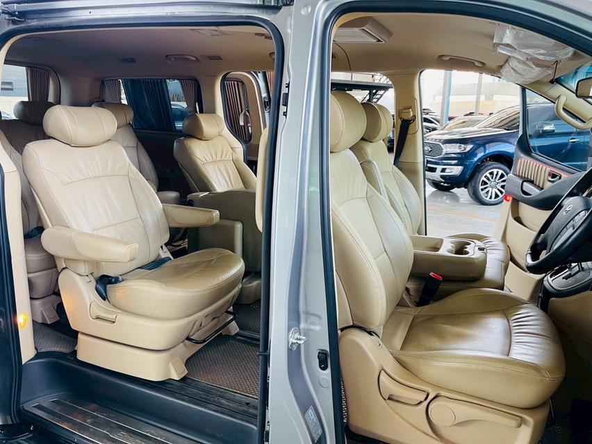 Hyundai H-1 2.5 Deluxe 2018 13