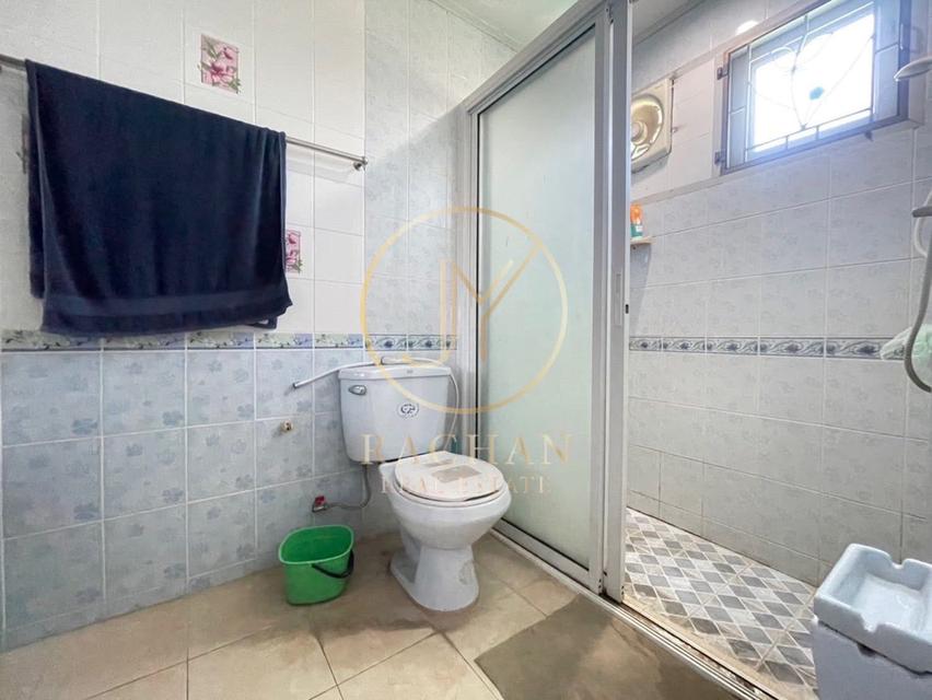 B69-302 ขายด่วน บ้านเดี่ยว 2 ชั้น หลังมุม หมู่บ้านลัดดารมย์ รัตนาธิเบศร์ เนื้อที่ 89 ตร.ว พื้นที่ใช้สอย 300 ตร.ม 4 ห้องนอน 3 ห้องน้ำ 1 ห้องครัว 20