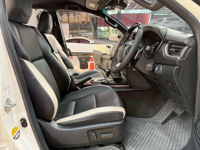 TOYOTA FORTUNER 2.8 Legender 4WD  ปี2020Topสุด  รถบอดี้เดิม สวยดุดัน โคตรคุ้ม รูปที่ 13