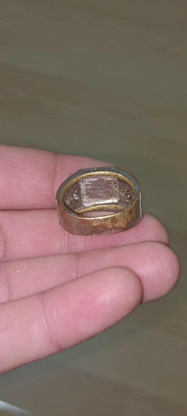 แหวนหลวงพ่อพี่เลี้ยงวัดจอมเกษ