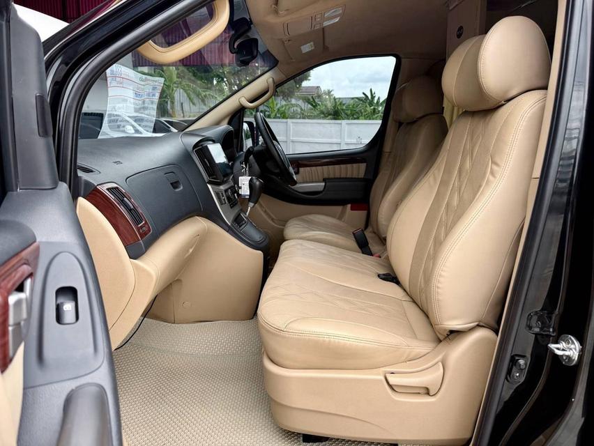 HYUNDAI GRAND STAREX 2.5 PREMIUM 2017Grand Starex Premium 11 ที่นั่ง ดีเซล 170HP หรู กว้าง นั่งสบาย รูปที่ 10