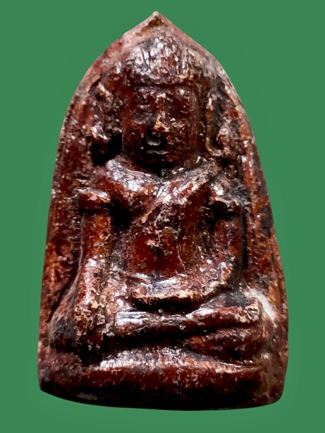 พระเทริดขนนก เนื้อดินทาแร็ก หลังลายผ้า