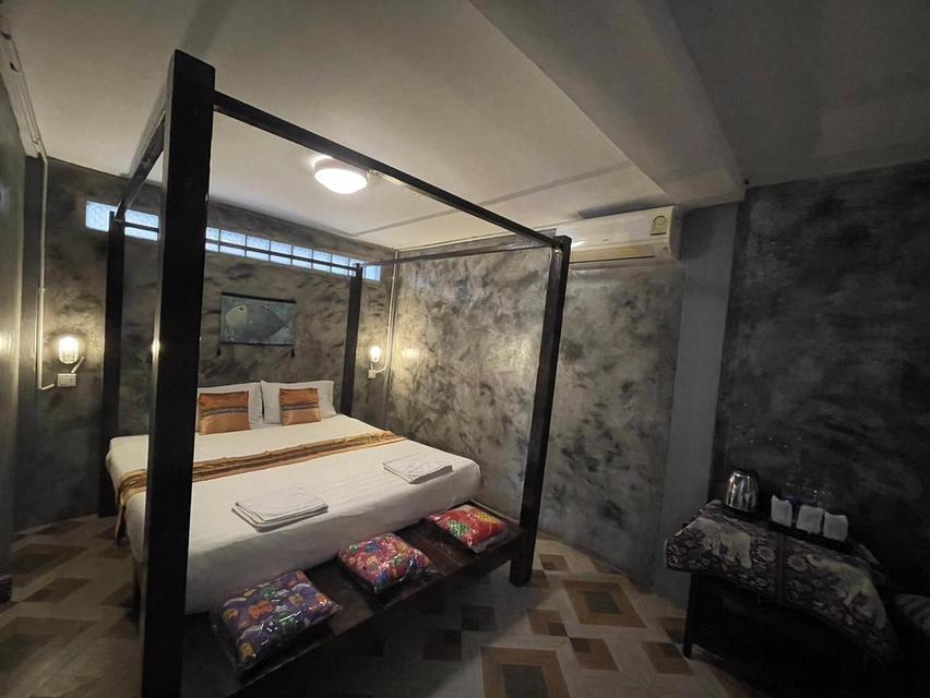 Hotel in the heart of Chiang Mai city, very beautiful location. 1