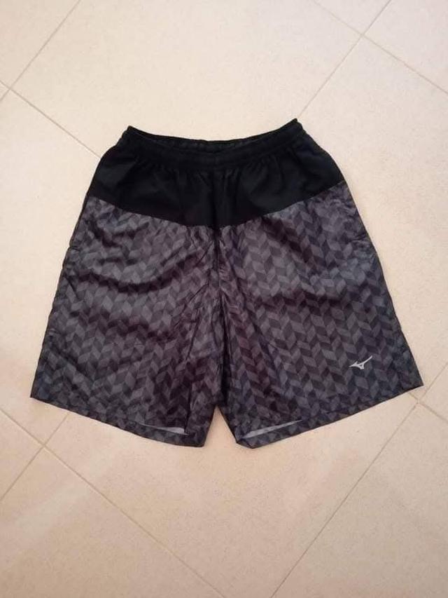 MIZUNO กก.ผ้าร่มโทนสีสวย กป.ข้างสอง กป.หลังหนึ่ง ขอบเอวยางยืด มีเชือกดึงกระชับ สภาพดีมาก ไม่มีตำหนิ