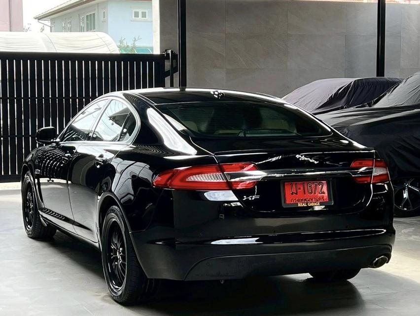 Jaguar XF 2.2 Sedan 5