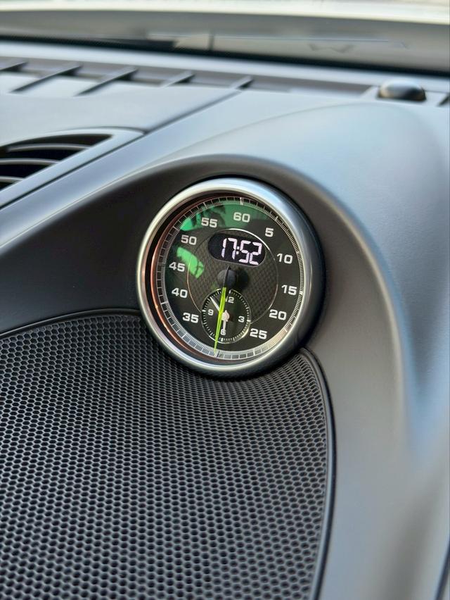 Porsche Cayenne s e-hybrid รูปที่ 11