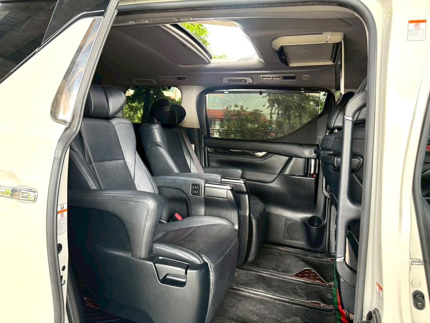 ขายรถ Toyota Alphard 2.5 ปี 2020 สีขาว เกียร์ออโต้ 10