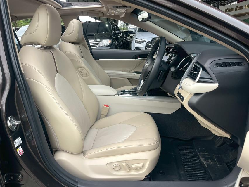 Toyota Camry 2.5Hybrid ปี19 11