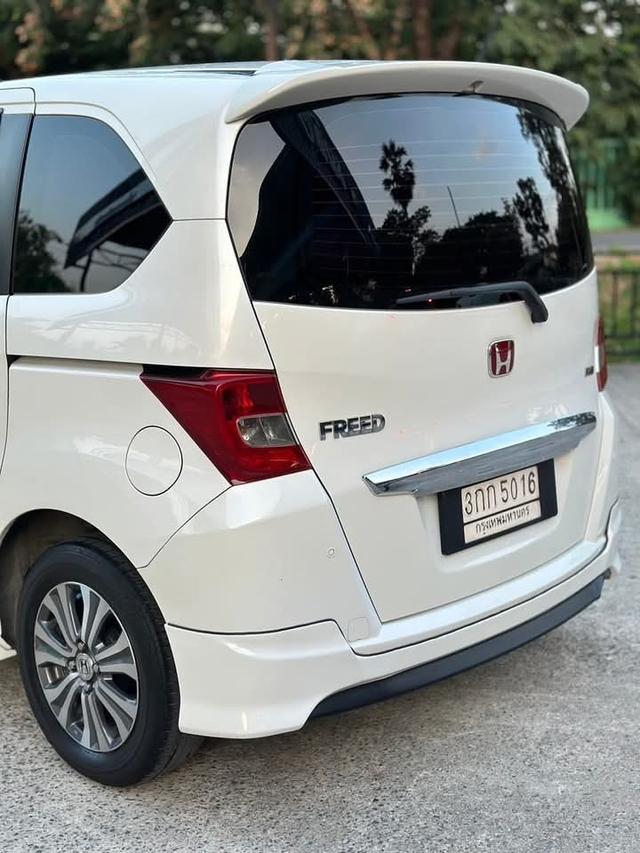 Honda Freed สีขาว 7